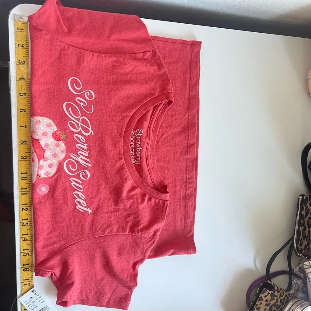 Strawberry Shortcake Berry Sweet
T-Shirt NWT - Picture 8 of 9